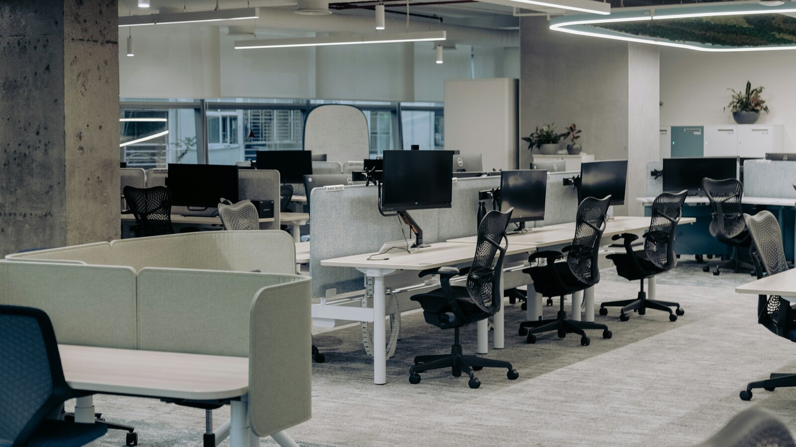 Interior de una oficina de tecnología